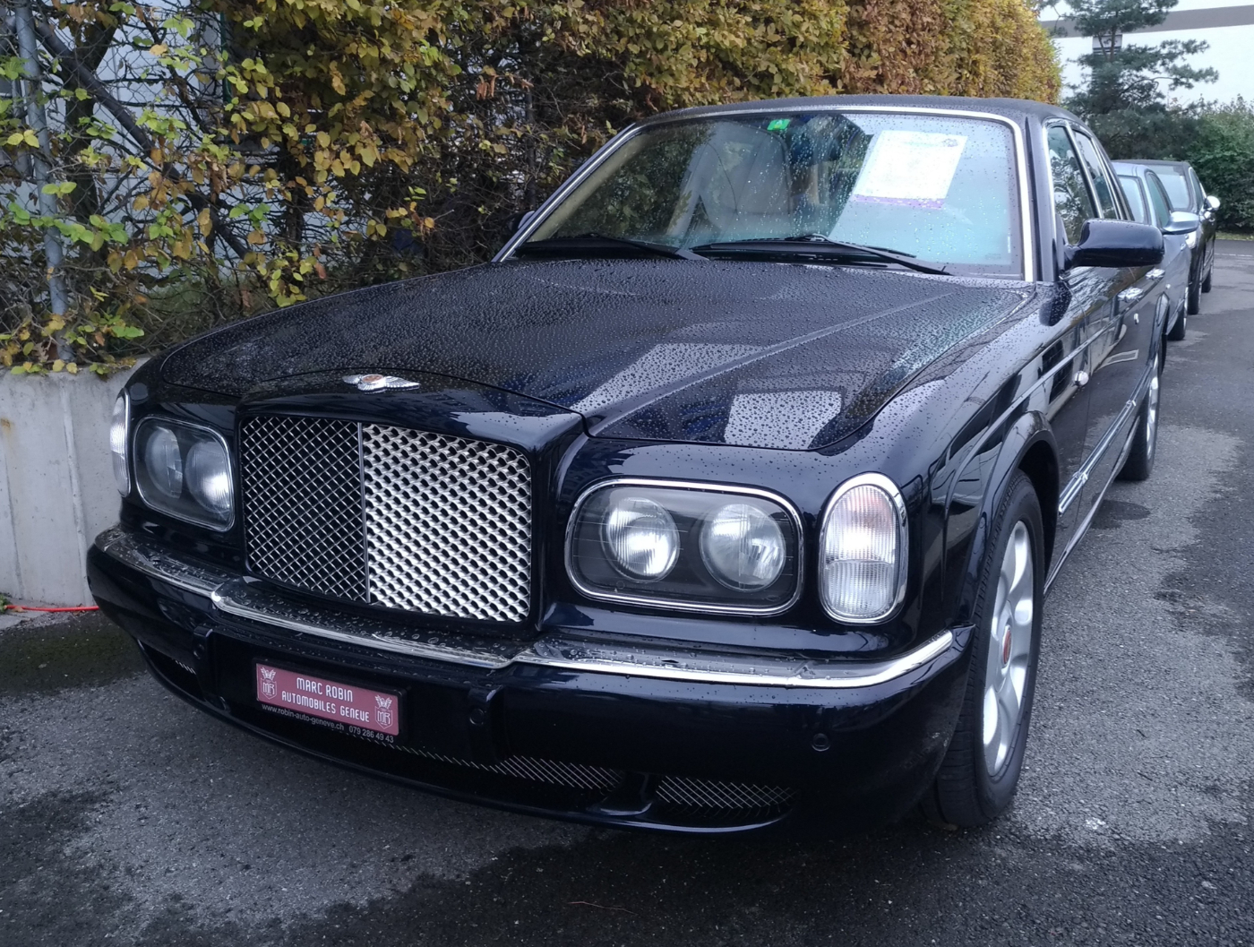 Jennifer Lopez - Bentley Arnage - What Celebrities Have Bentley Cars?